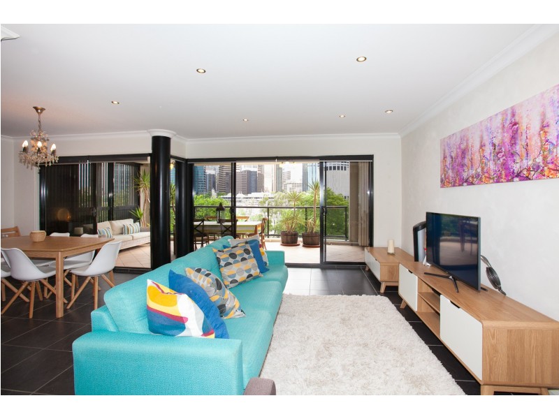 36 Macdonald Street, Kangaroo Point QLD 4169