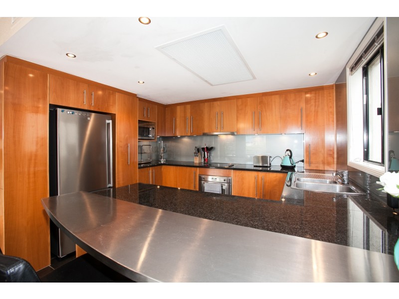 36 Macdonald Street, Kangaroo Point QLD 4169