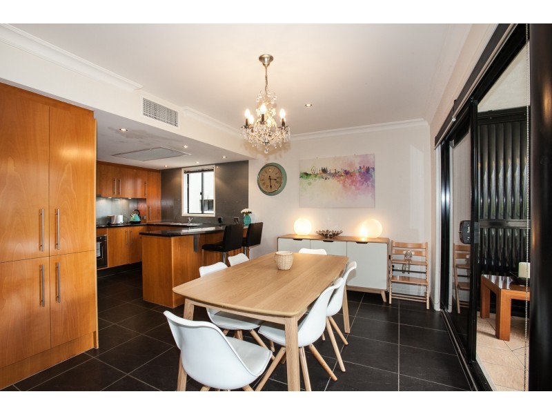 36 Macdonald Street, Kangaroo Point QLD 4169