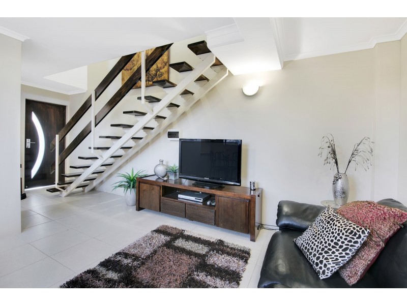 62 Bromley Street, Kangaroo Point QLD 4169