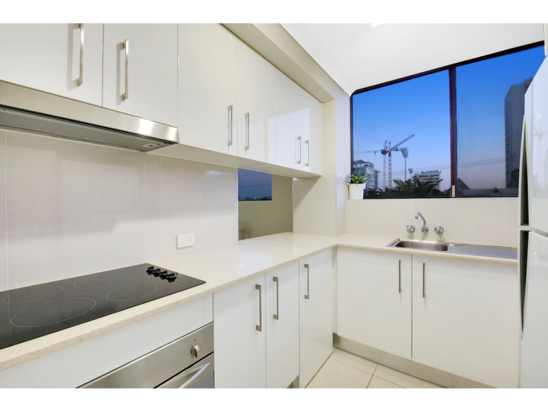 62 Bromley Street, Kangaroo Point QLD 4169