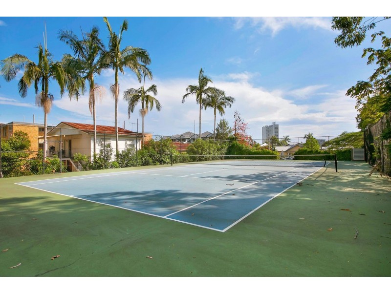 55 Thorn Street, Kangaroo Point QLD 4169