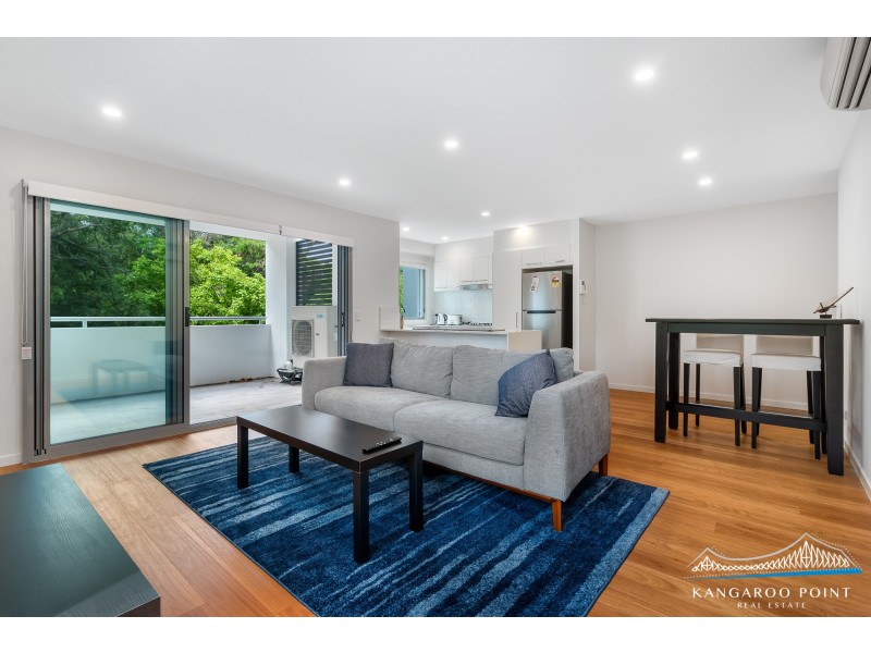 13 Fenton Street, Fairfield QLD 4103