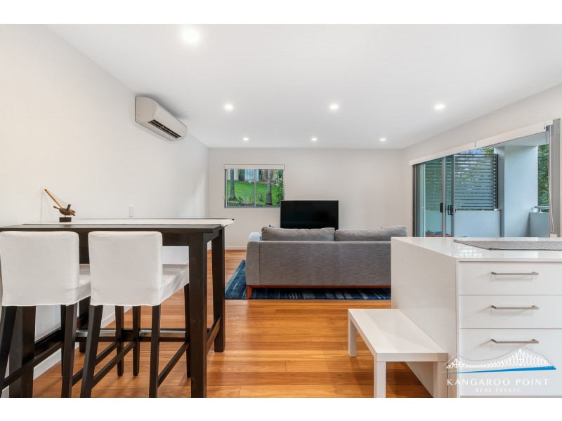 13 Fenton Street, Fairfield QLD 4103
