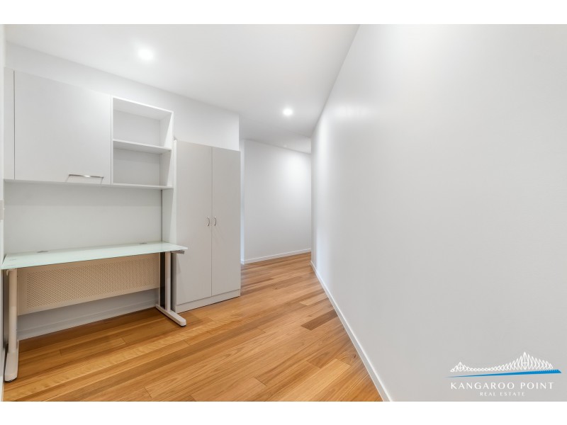 13 Fenton Street, Fairfield QLD 4103