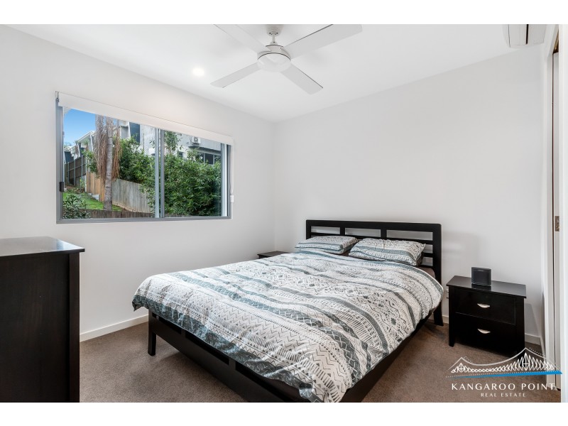 13 Fenton Street, Fairfield QLD 4103