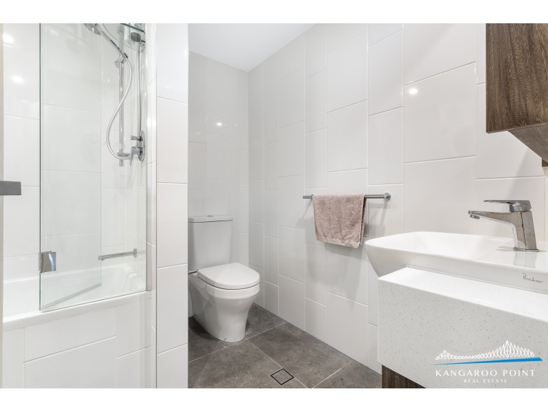 13 Fenton Street, Fairfield QLD 4103
