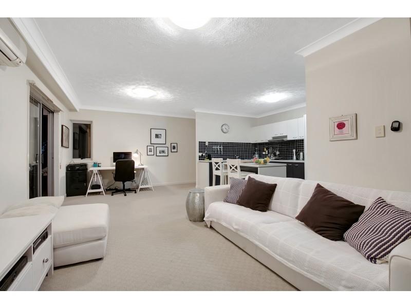 19 Thorn Street, Kangaroo Point QLD 4169