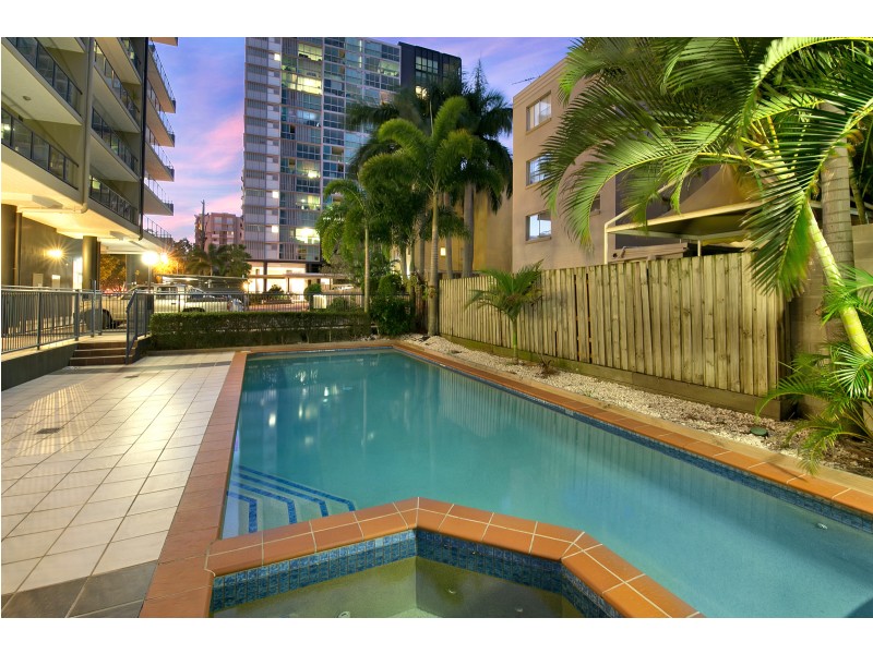 19 Thorn Street, Kangaroo Point QLD 4169