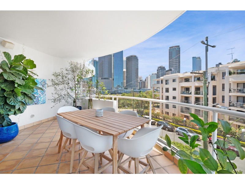 16 Bright, Kangaroo Point QLD 4169