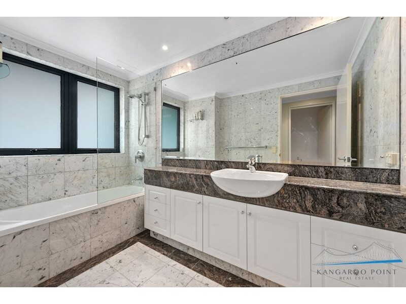 1/8 Goodwin Street, Kangaroo Point QLD 4169