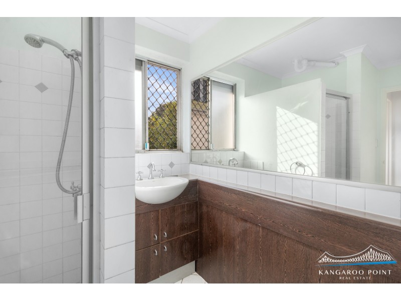 83 Linton Street, Kangaroo Point QLD 4169