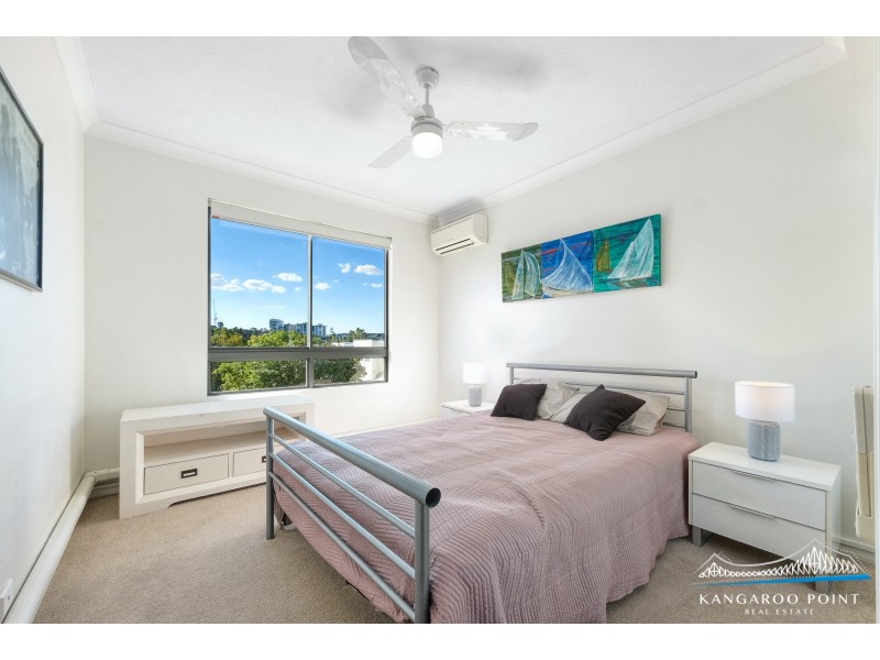 55 Baildon Street, Kangaroo Point QLD 4169