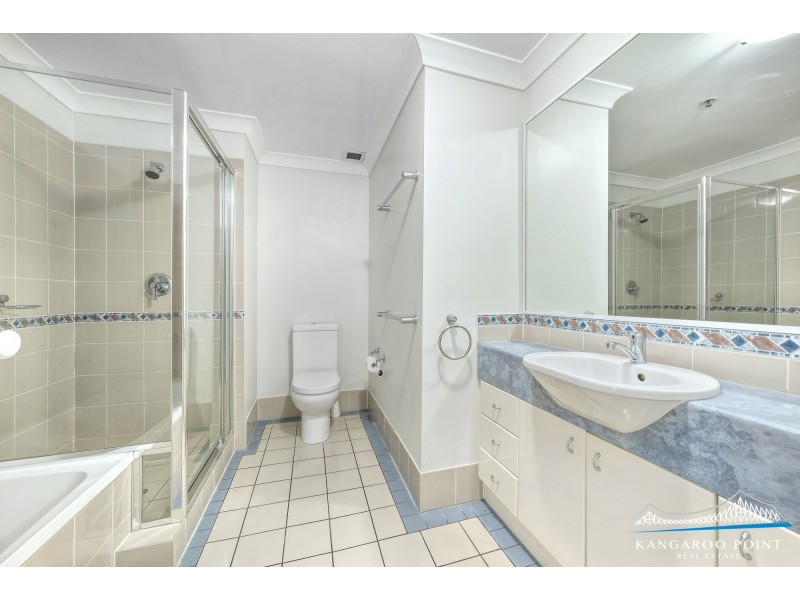 55 Baildon Street, Kangaroo Point QLD 4169