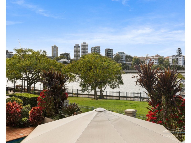 19/10 Goodwin Street, Kangaroo Point QLD 4169