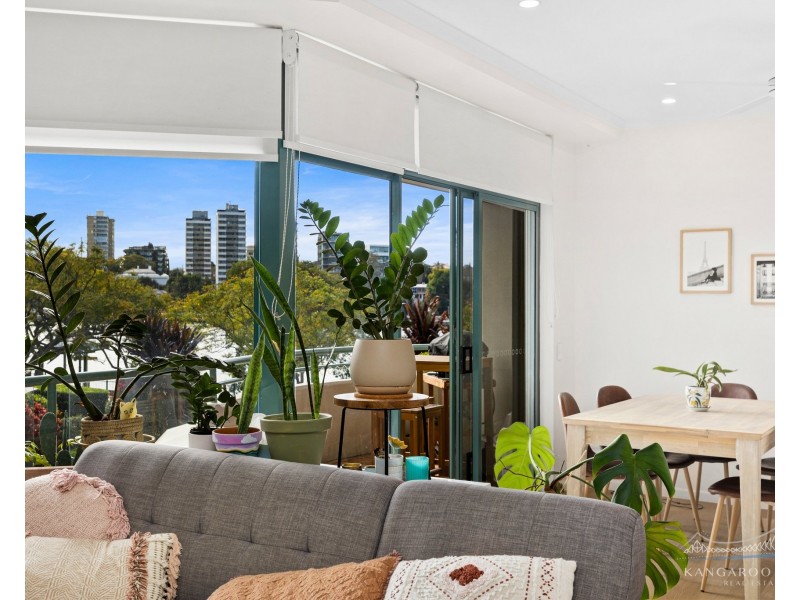 19/10 Goodwin Street, Kangaroo Point QLD 4169