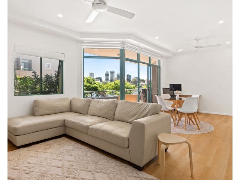 19/10 Goodwin Street, Kangaroo Point QLD 4169