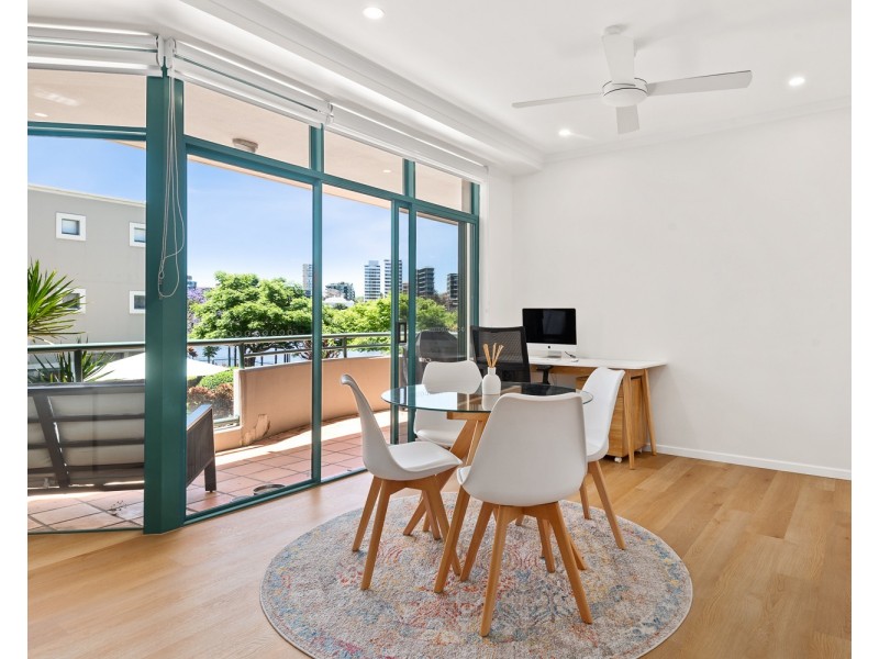 19/10 Goodwin Street, Kangaroo Point QLD 4169