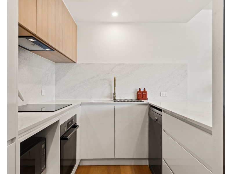 19/10 Goodwin Street, Kangaroo Point QLD 4169
