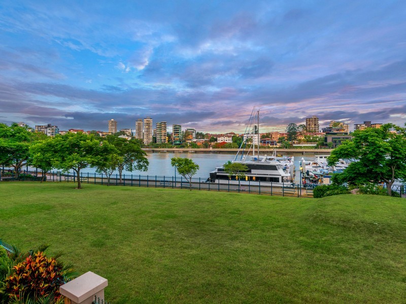 10 Goodwin Street, Kangaroo Point QLD 4169