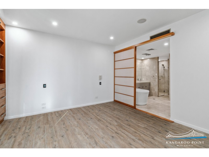 30 Ellis, Kangaroo Point QLD 4169