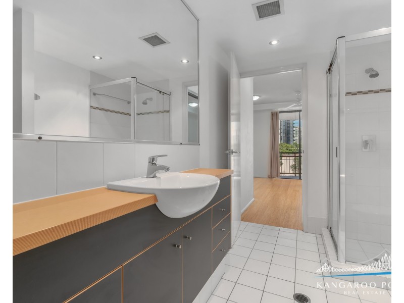 15 Goodwin Street, Kangaroo Point QLD 4169