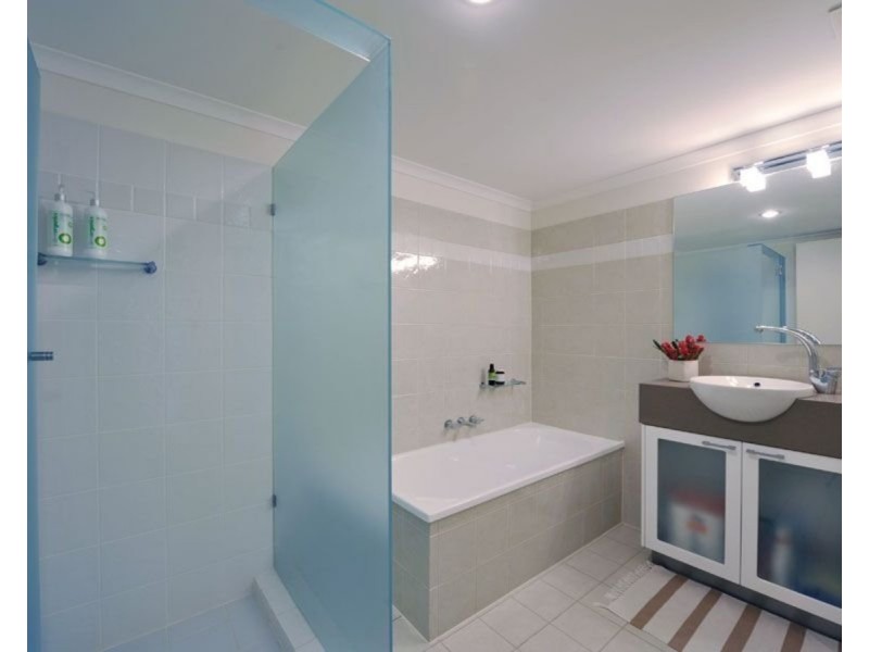 39 Cairns Street, Kangaroo Point QLD 4169