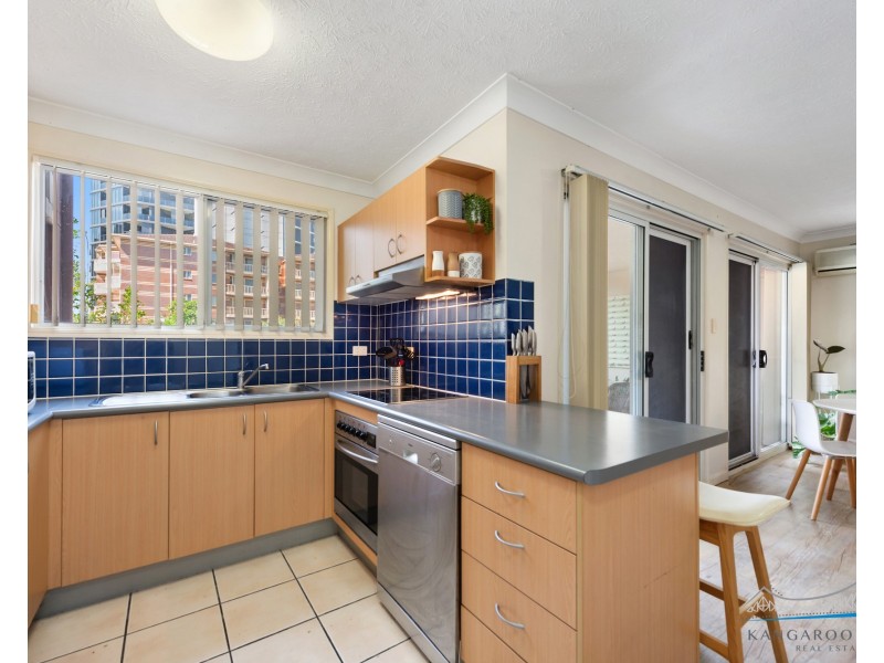 2/275 Shafston Avenue, Kangaroo Point QLD 4169