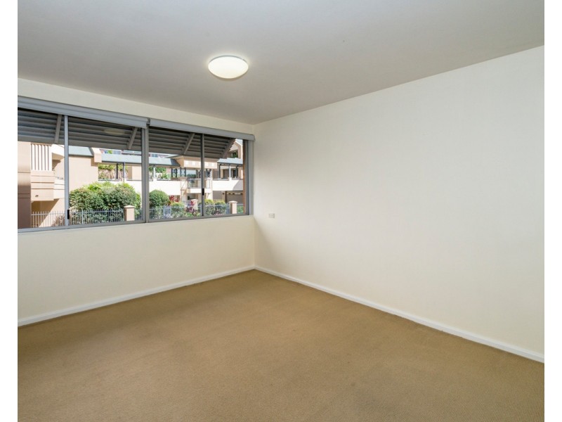 64 Thorn Street, Kangaroo Point QLD 4169