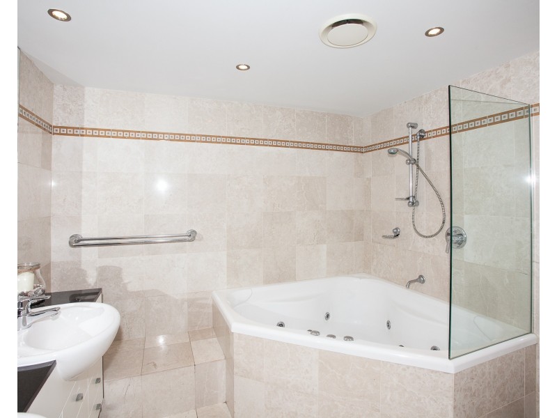 36 MacDonald Street, Kangaroo Point QLD 4169