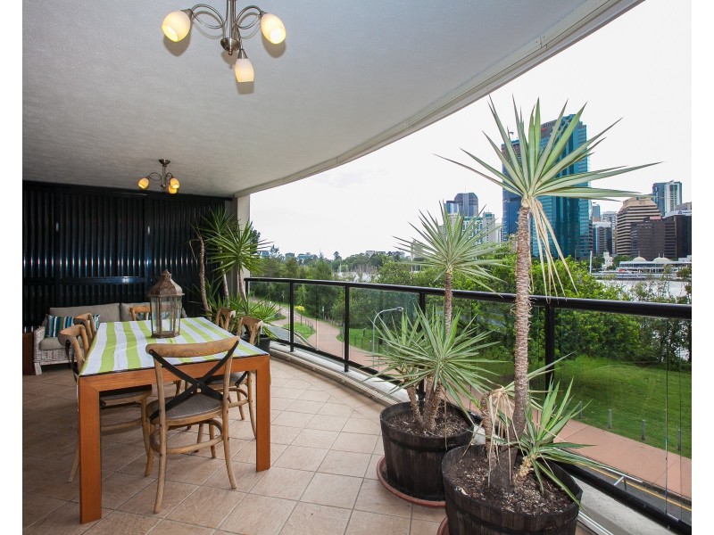 36 MacDonald Street, Kangaroo Point QLD 4169