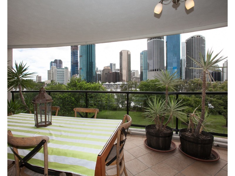 36 MacDonald Street, Kangaroo Point QLD 4169