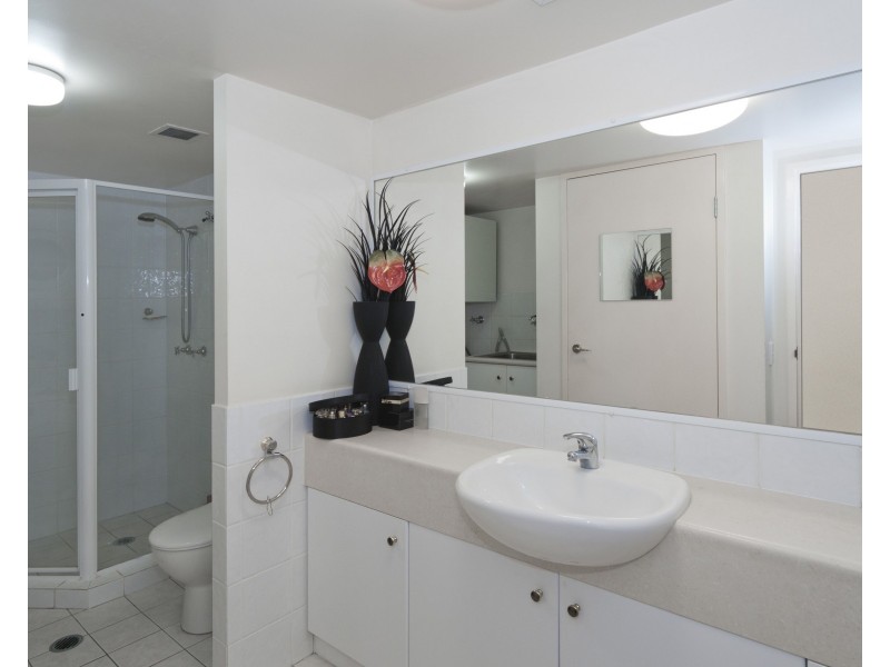 38/45 Deakin Street, Kangaroo Point QLD 4169