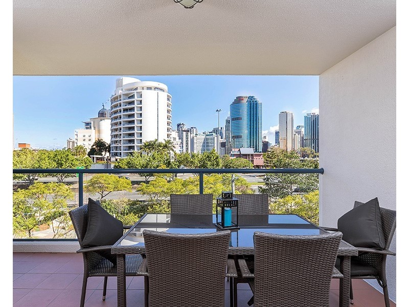 38/45 Deakin Street, Kangaroo Point QLD 4169