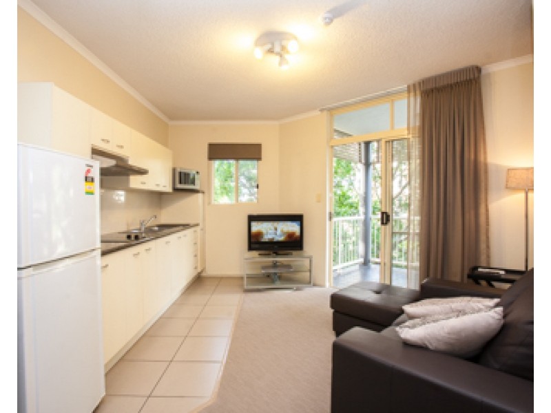 85 Deakin Street, Kangaroo Point QLD 4169