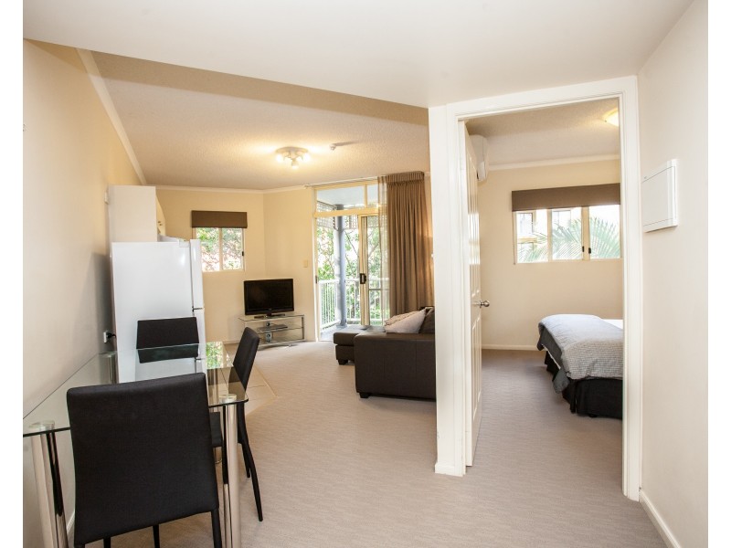 85 Deakin Street, Kangaroo Point QLD 4169