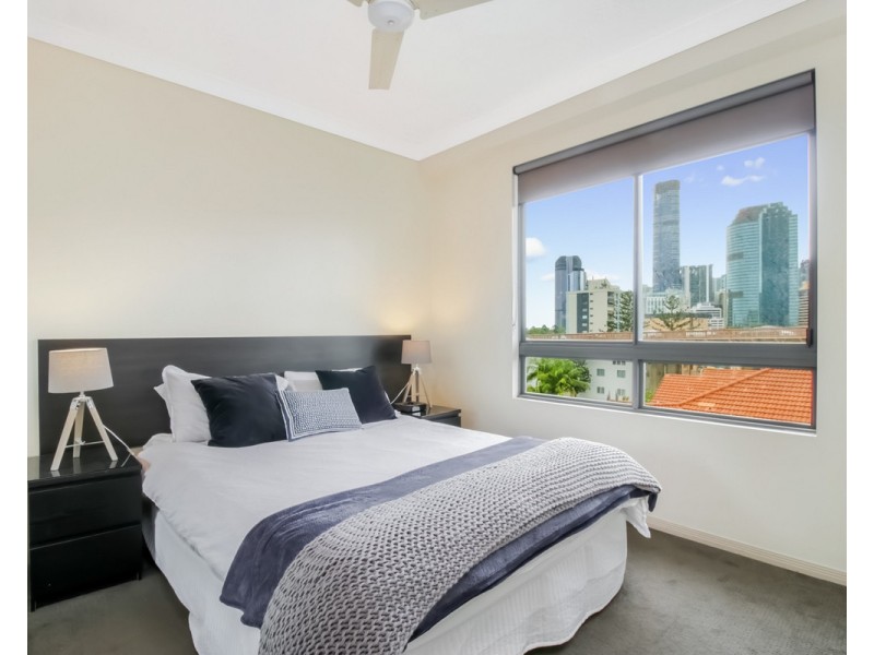 55 BAILDON Street, Kangaroo Point QLD 4169