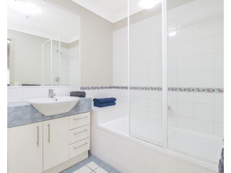 55 BAILDON Street, Kangaroo Point QLD 4169