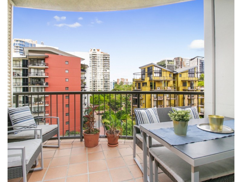 55 BAILDON Street, Kangaroo Point QLD 4169