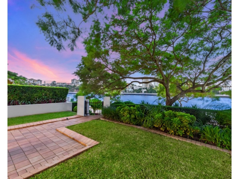 56 Wharf Street, Kangaroo Point QLD 4169