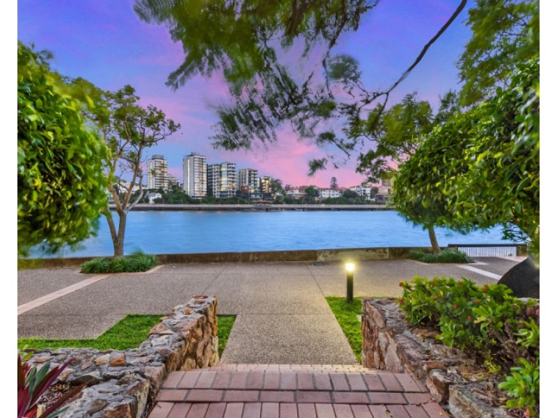 56 Wharf Street, Kangaroo Point QLD 4169