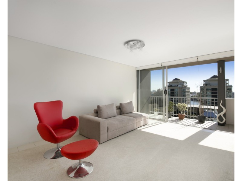 153 Lambert Street, Kangaroo Point QLD 4169