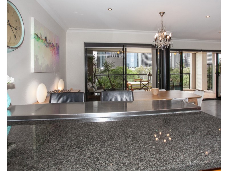 36 MacDonald Street, Kangaroo Point QLD 4169