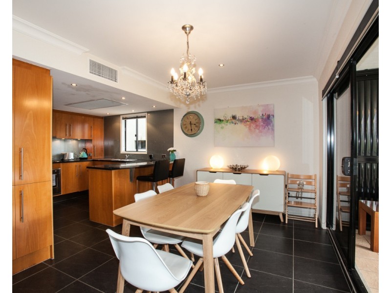 36 MacDonald Street, Kangaroo Point QLD 4169