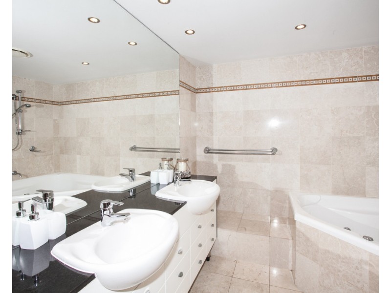 36 MacDonald Street, Kangaroo Point QLD 4169