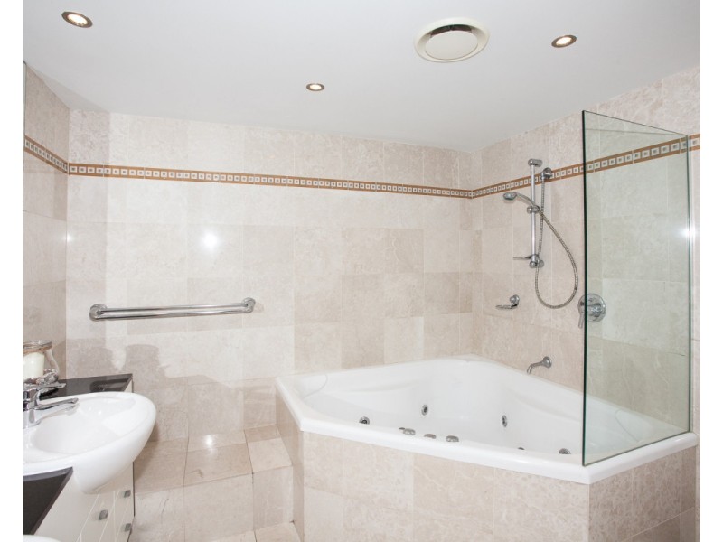 36 MacDonald Street, Kangaroo Point QLD 4169