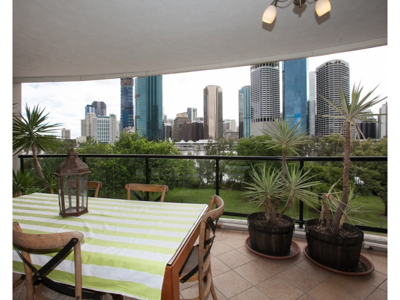 36 MacDonald Street, Kangaroo Point QLD 4169