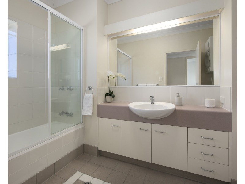 714/35 Ferry Street, Kangaroo Point QLD 4169