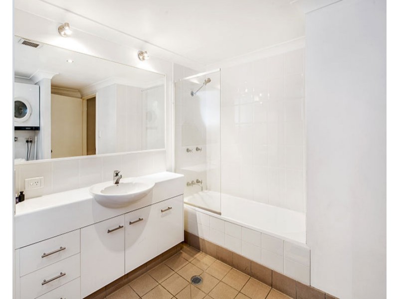 35 Ferry Street, Kangaroo Point QLD 4169