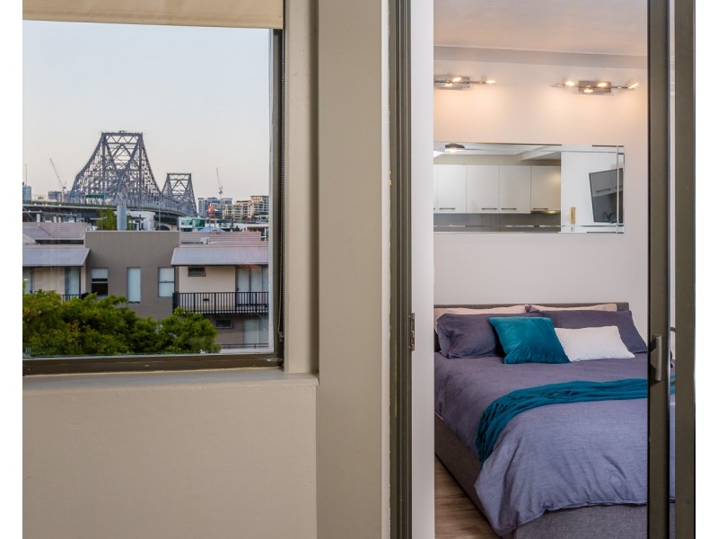 55 Baildon Street, Kangaroo Point QLD 4169